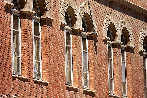 Scuola media Riva - Piazza Garibaldi (40D_6510_1rid).jpg